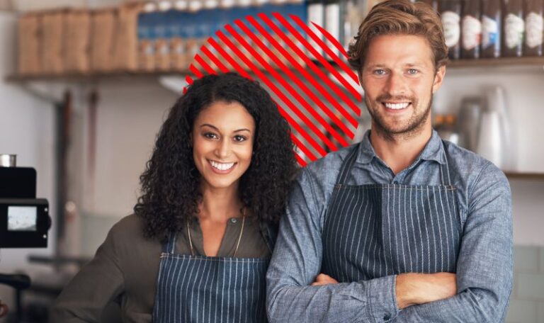 Equipe de atendimento em estabelecimento comercial representa o cumprimento de SLA ao garantir padrão de qualidade, agilidade no serviço e consistência na experiência do cliente.
