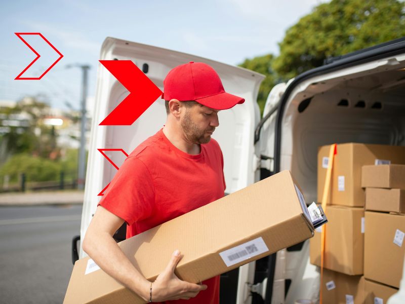 Profissional realiza entrega de mercadorias com organização e controle logístico, representando o uso de indicadores de serviços para medir desempenho, prazos e qualidade nas operações de atendimento.