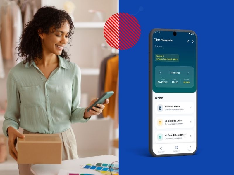 Profissional utiliza smartphone ao lado da interface do aplicativo Tritão, representando o controle financeiro móvel com acesso a pagamentos, contas e informações integradas ao ERP da empresa.