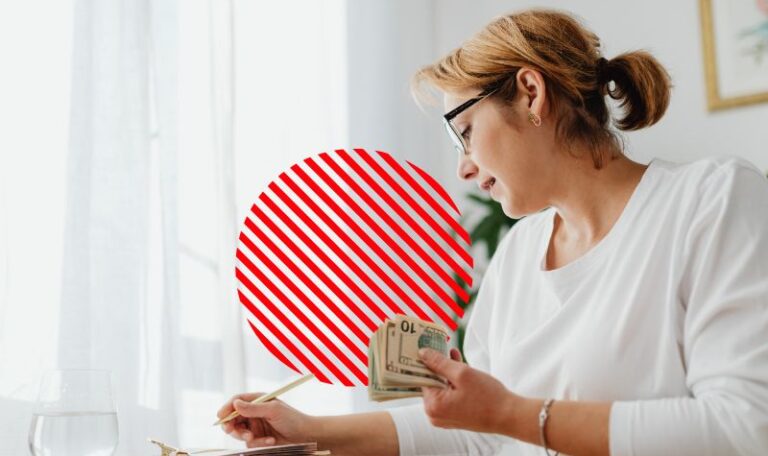Gestora realizando controle financeiro e planejamento de caixa, representando a previsibilidade financeira para decisões empresariais mais seguras.