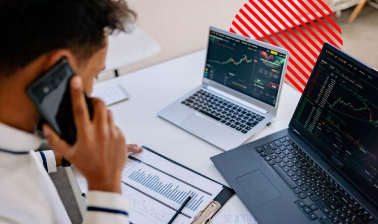 Gestor analisando dados e indicadores para aplicar a Curva ABC de estoque, identificando produtos prioritários para controle e reposição.